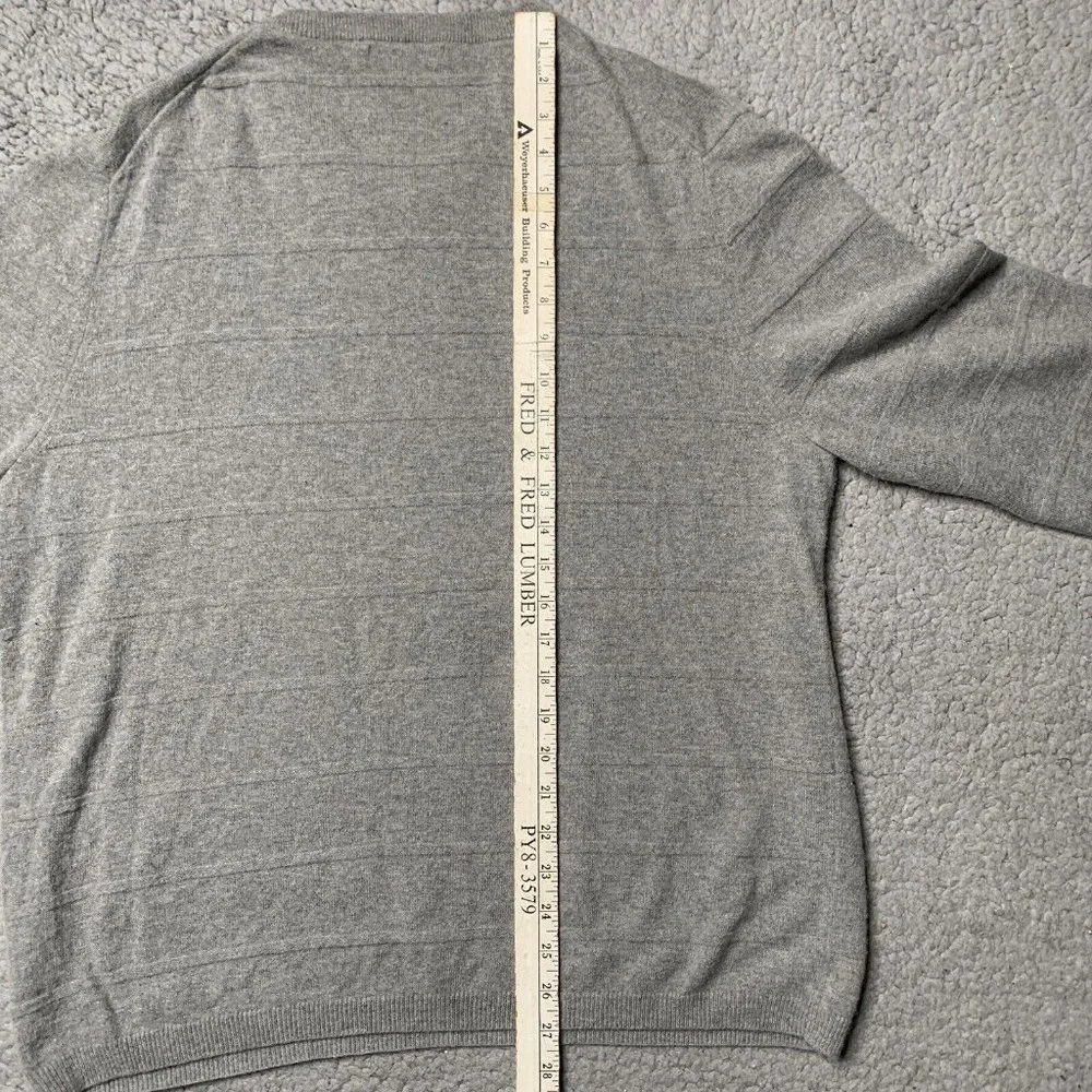 Banana Republic Men's Sweater XL V-Neck Angora Rabbit Cashmere Wool Blend Gray‎